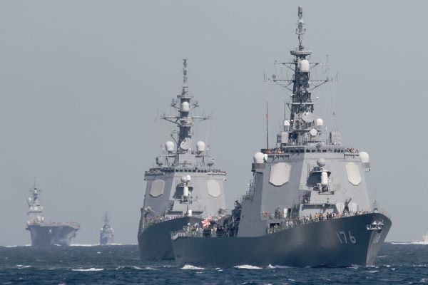 自衛艦隊.jpg
